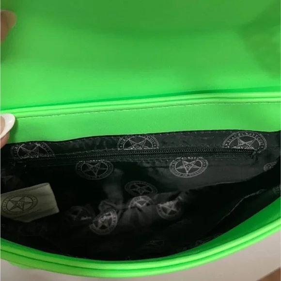 Blackcraft Sinner - Green Crossbody - Picture 3 of 5